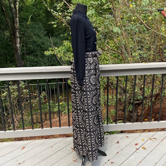 Vintage 60’s 70’s Black and White Maxi Dress - Picture 3 of 12